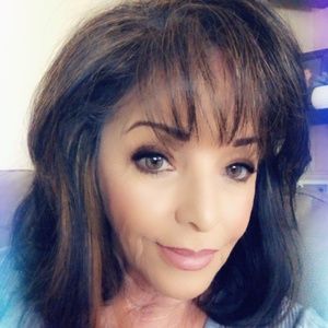 Meet your Posher, Lorraine